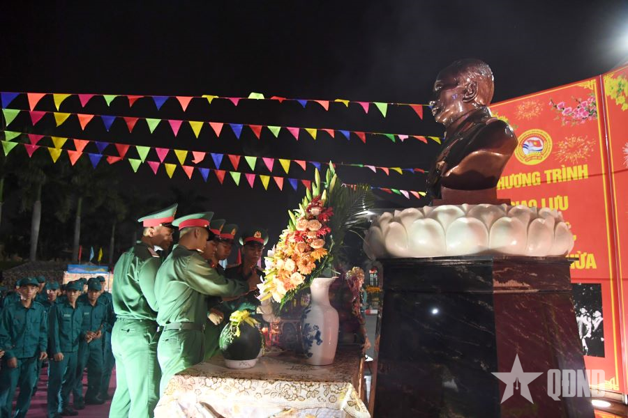 Lực lượng vũ trang tỉnh Long An đón chào năm mới